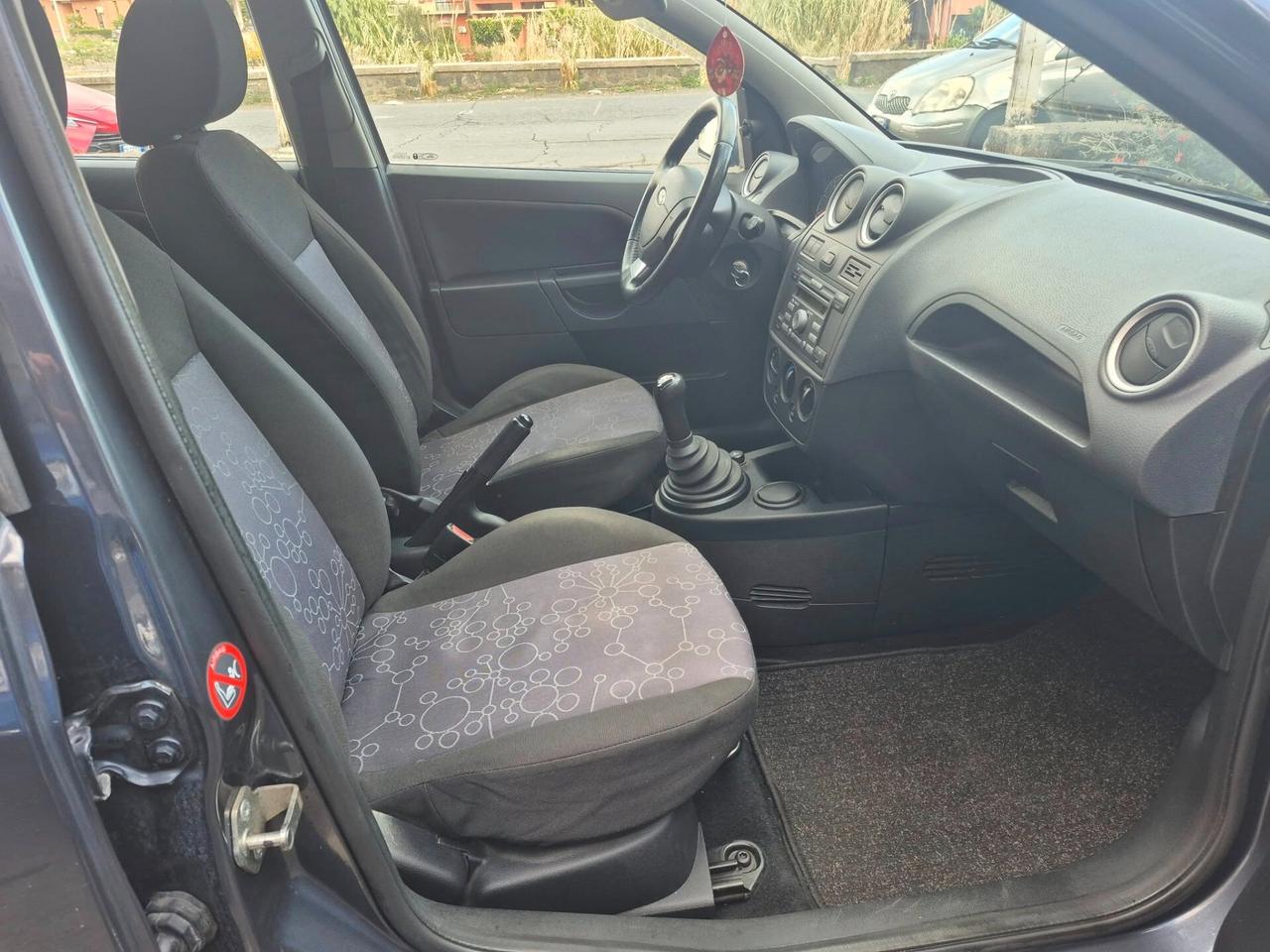 Ford Fiesta 1.4 TDCi 5p. Titanium