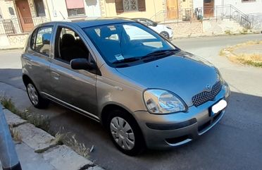 Toyota Yaris 1.0 benzina x neo patentati
