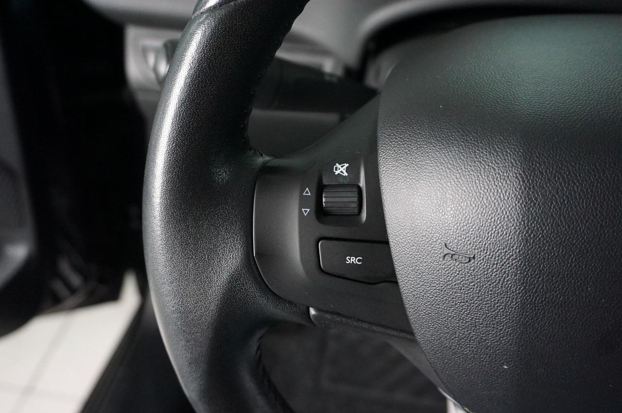 Peugeot 208 PureTech 82 5 porte Access