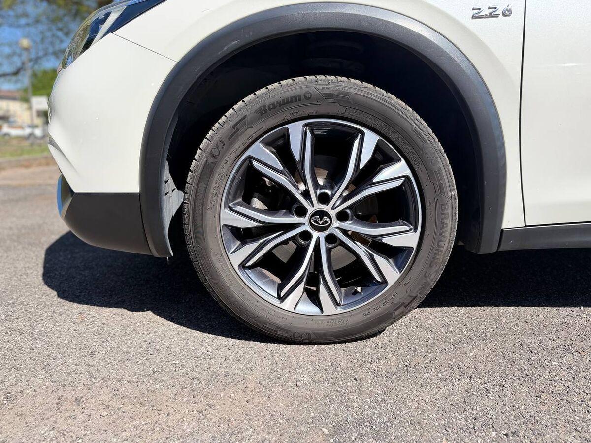 Infiniti QX30 2.2d Premium awd dct