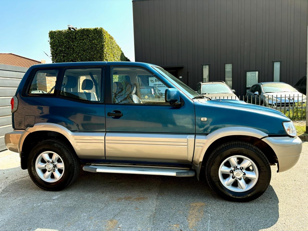 NISSAN TERRANO 2.7D 4x4 - 172000km -U.Propr-2000