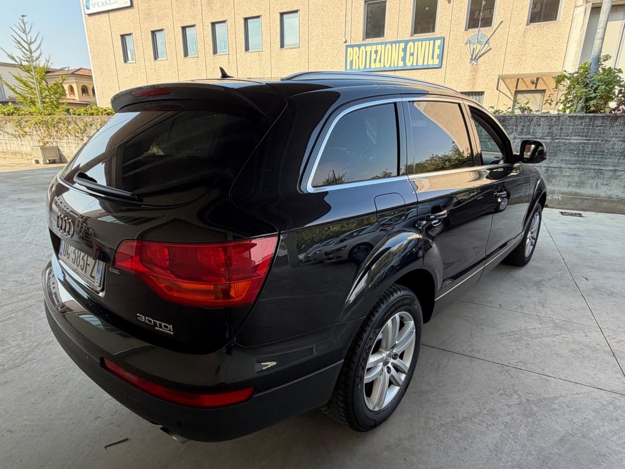 Audi Q7 3.0 V6 TDI 233CV quattro tiptronic
