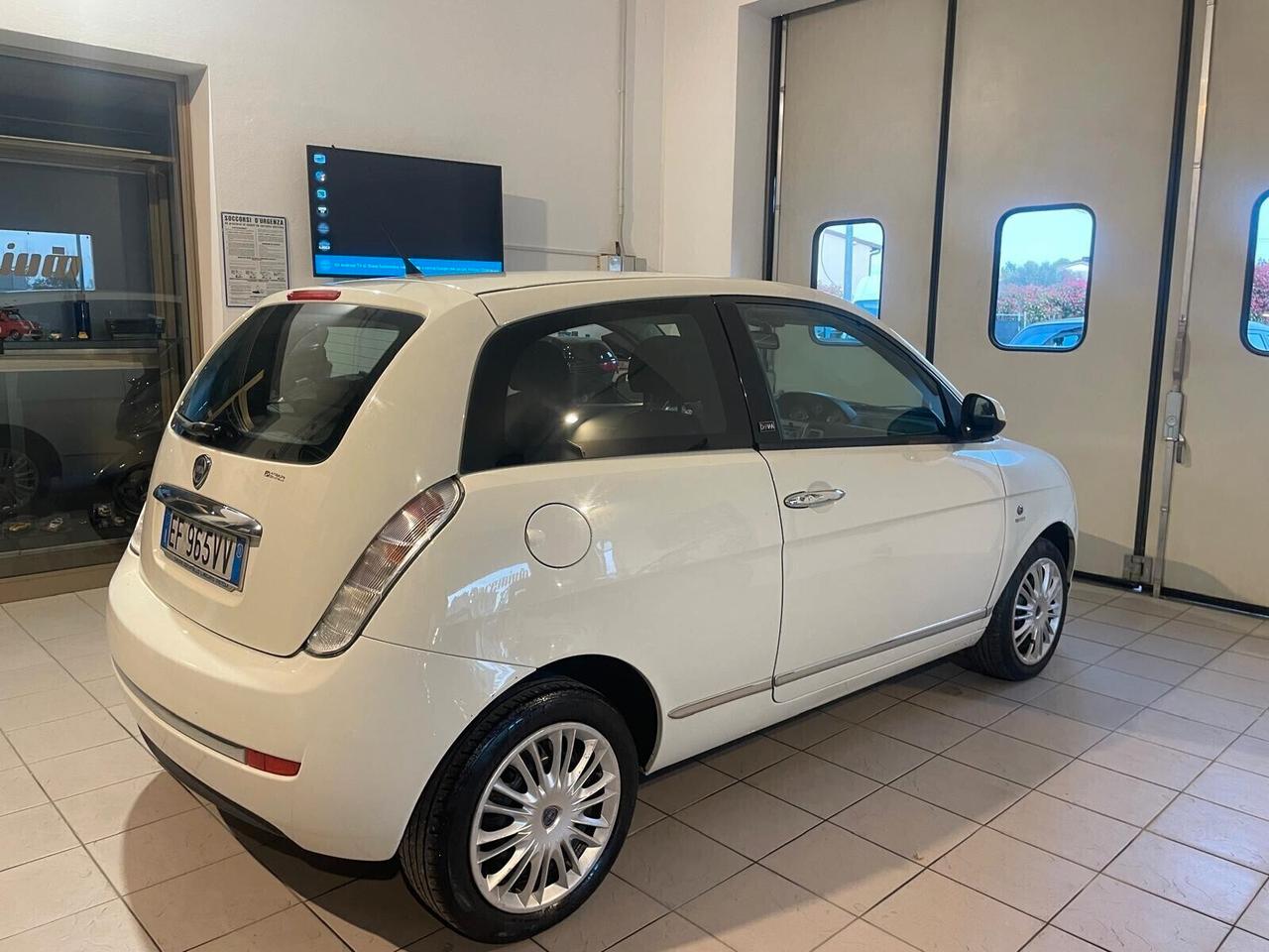 Lancia Ypsilon 1.2 69 CV Elle