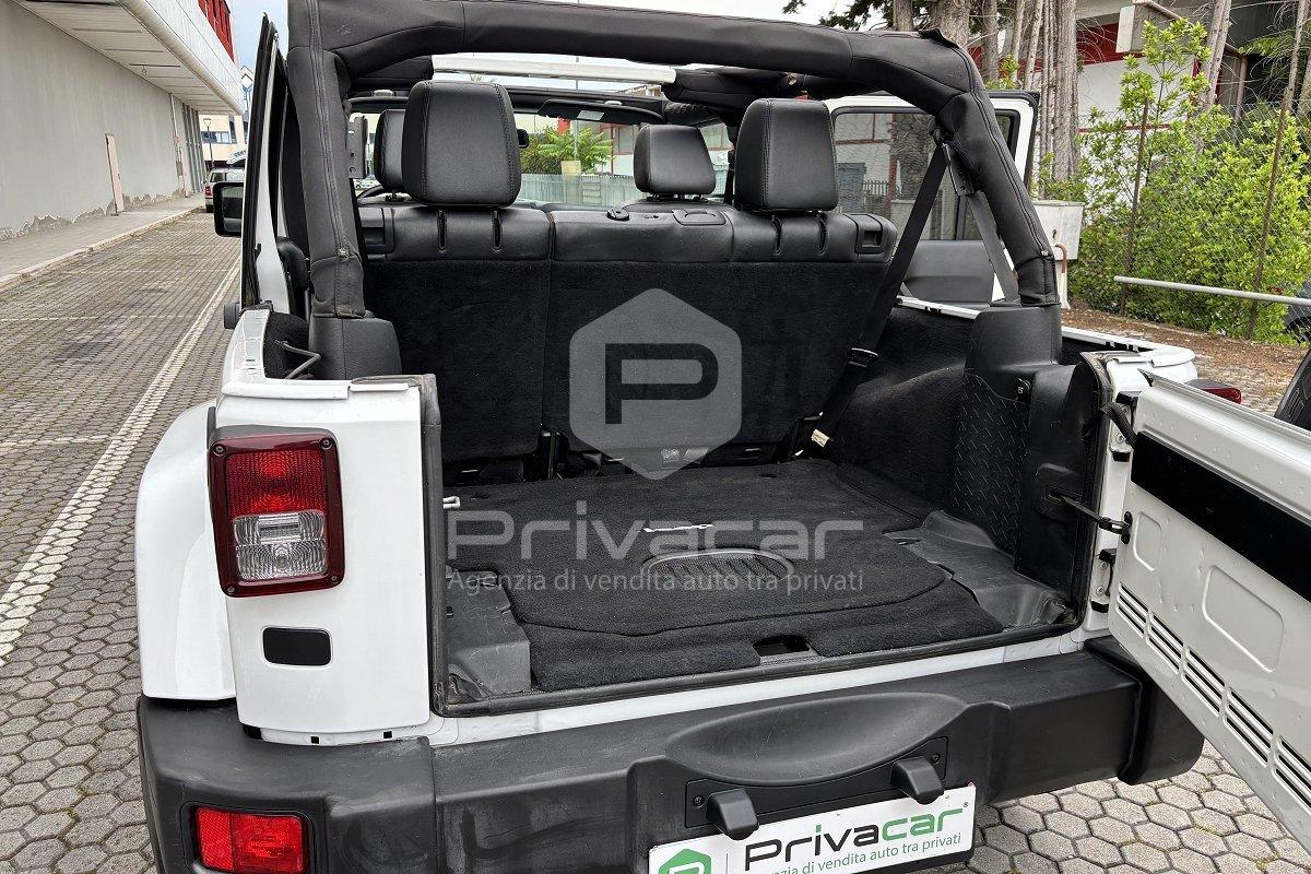 JEEP Wrangler Unlimited 2.8 CRD DPF Sahara Auto