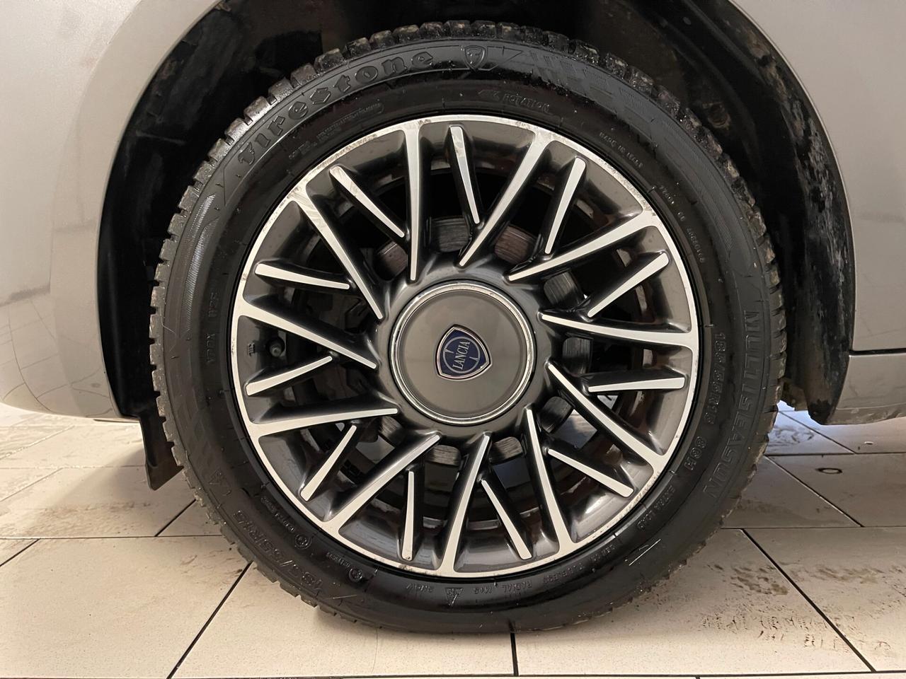 Lancia Ypsilon Gold 1.3 mjt 5 posti-Ok Neopatentati-LEGGI SOTTO