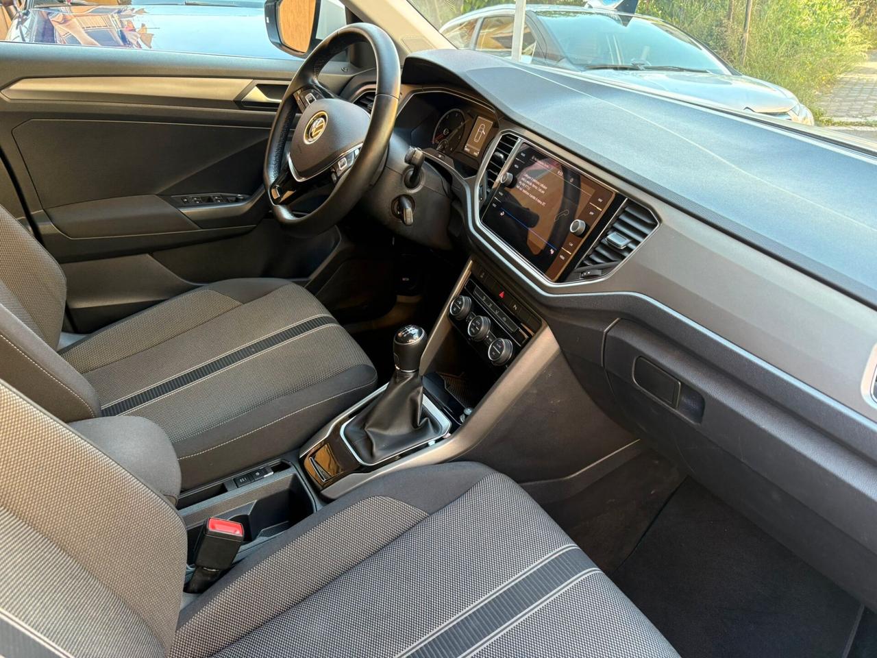Volkswagen T-Roc 1.6 TDI SCR Business BlueMotion Technology