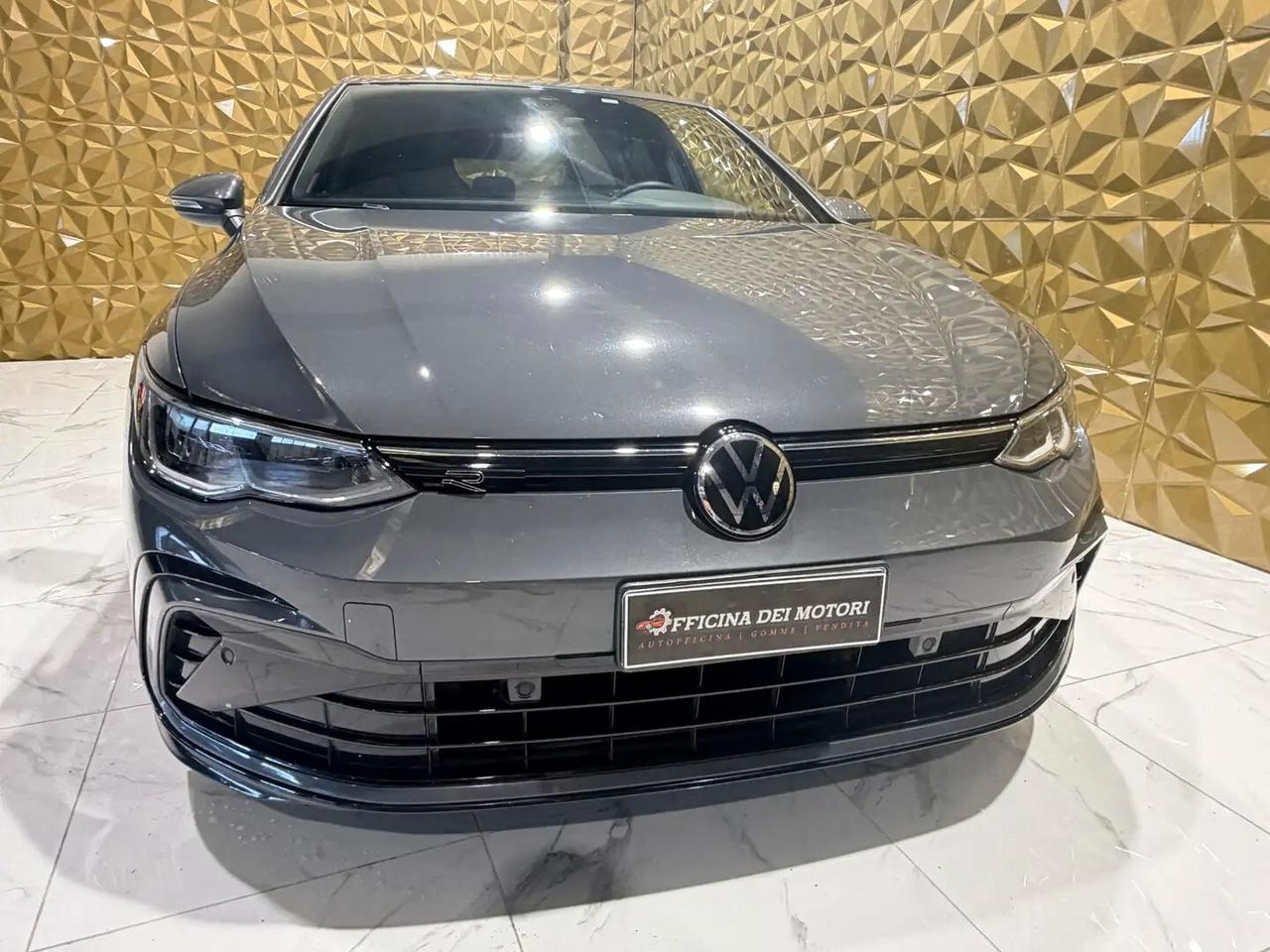 Volkswagen Golf 1.5 eTSI 150 CV EVO ACT DSG R-Line