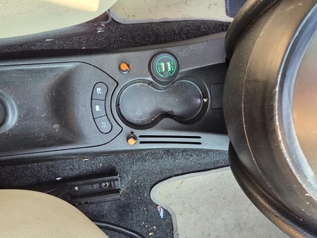 Lancia Ypsilon 1.4 16V Platino