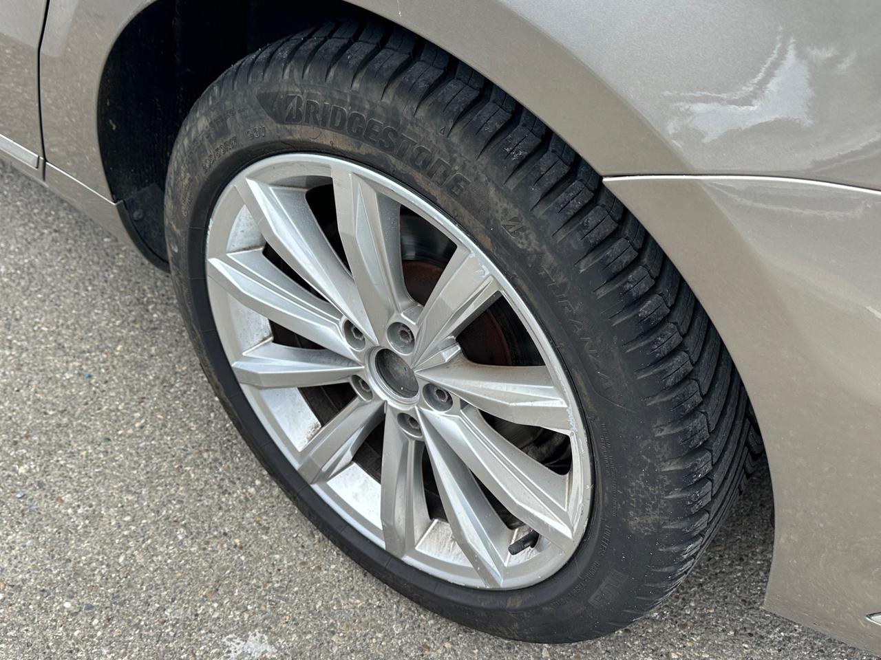 Volkswagen Passat 2.0 tdi 140 cv bluemotion