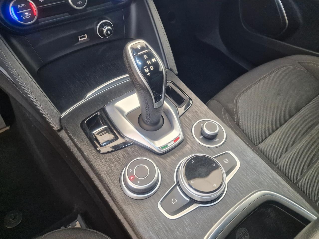 Alfa Romeo Stelvio 2022