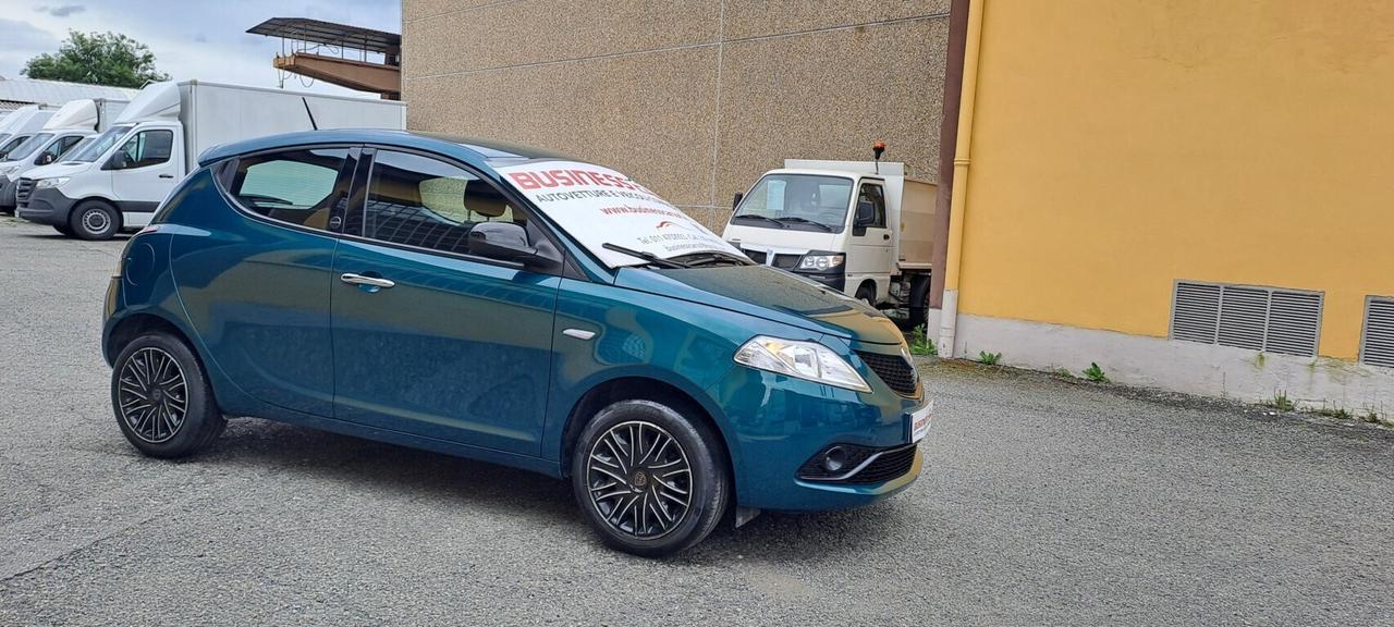 Lancia Ypsilon 1.0 FireFly 5 porte S&S Hybrid Ecochic Gold KM. 18.000 CERTIFICATI - AUTO PER NEOPATENTATI!
