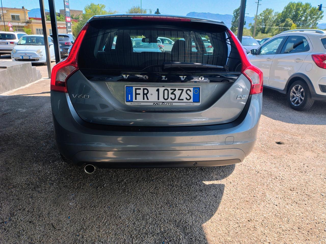 Volvo V60 D2 R-design