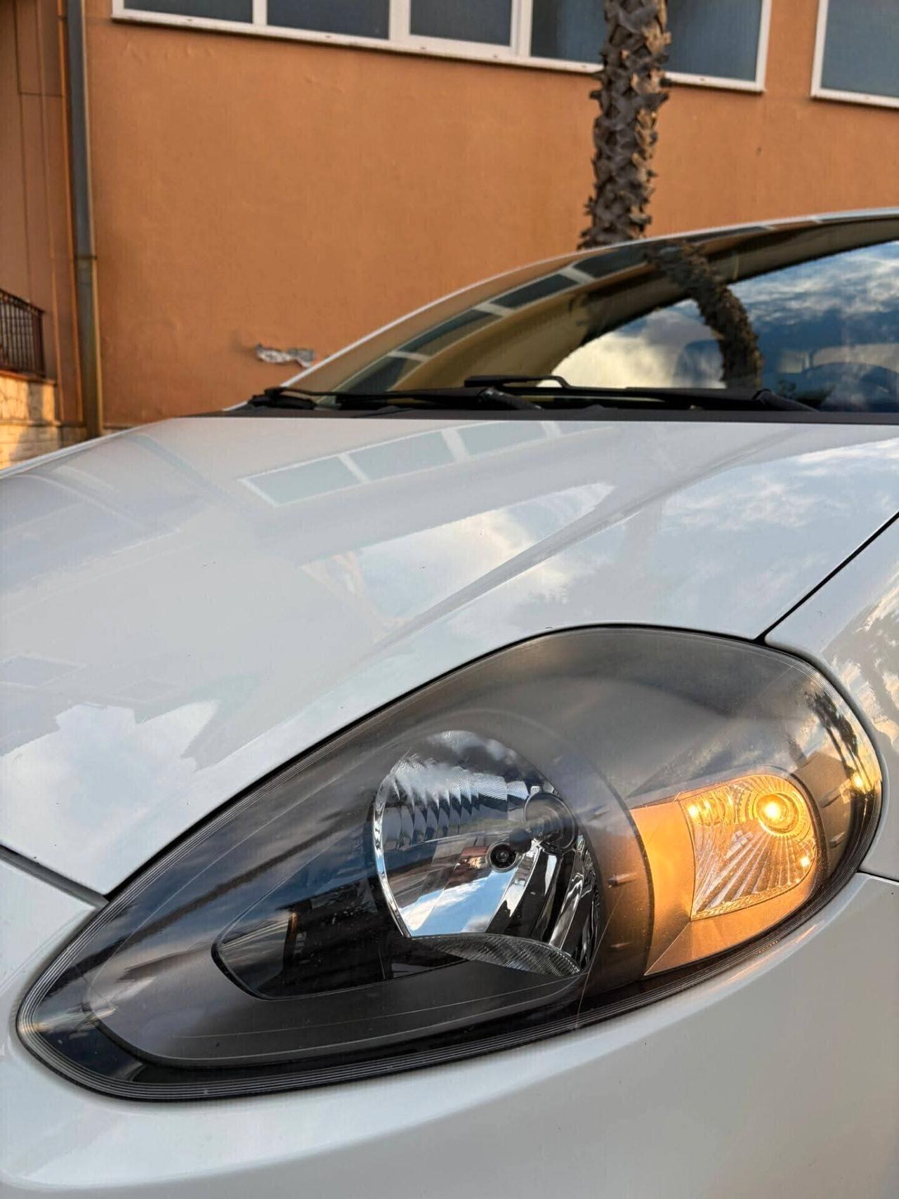 Fiat Punto 1.3 MJT II 75 CV 5 porte Lounge-*