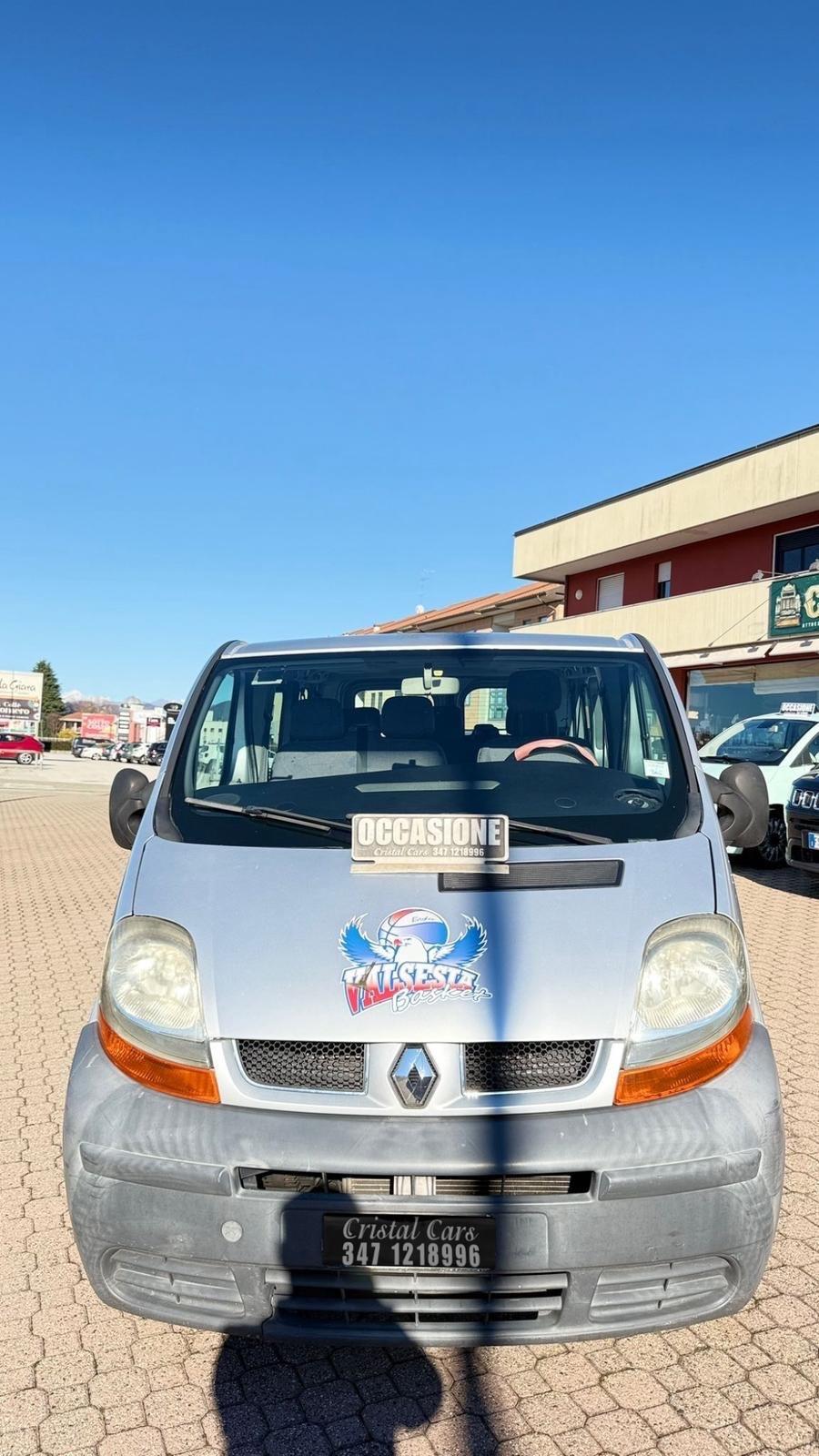 RENAULT TRAFIC 9 POSTI