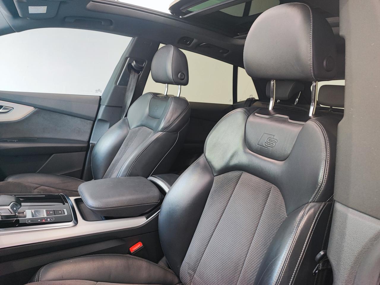 Audi Q8 55 TFSI e quattro tiptronic Sport
