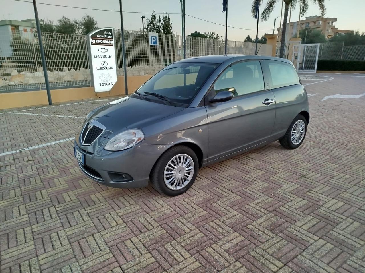 Lancia Ypsilon 1.2 Platino