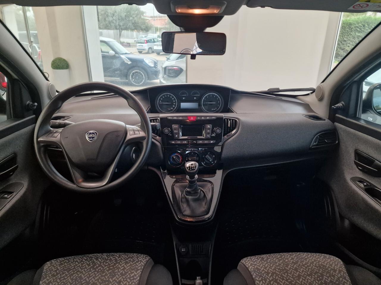 Lancia Ypsilon 1.0 FireFly 5 porte S&S Hybrid Ecochic A. Ferretti