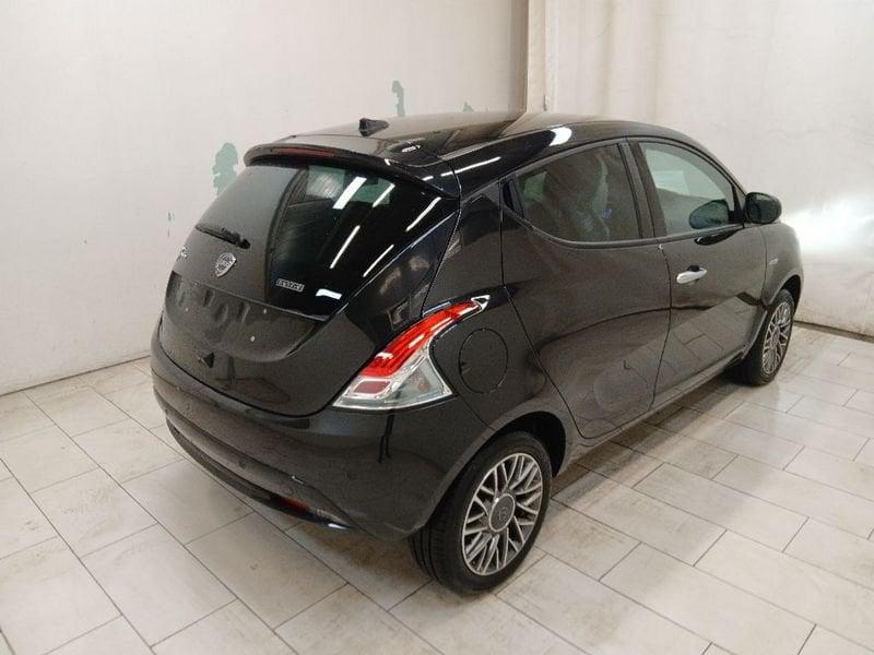 Lancia Ypsilon 1.0 firefly hybrid Gold Plus s&s 70cv 5p.ti
