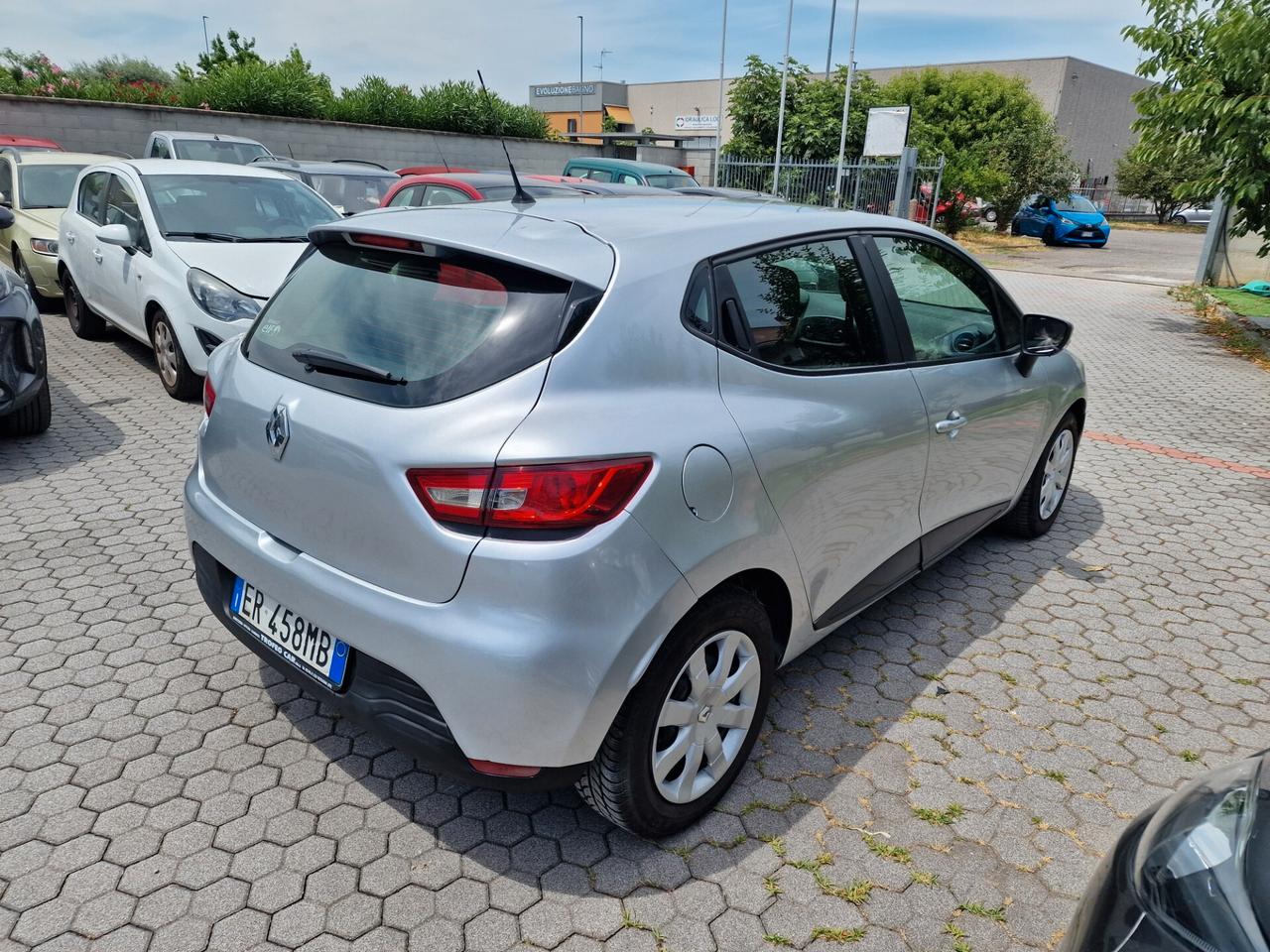 Renault Clio 1.2 75CV neopatentati 2013