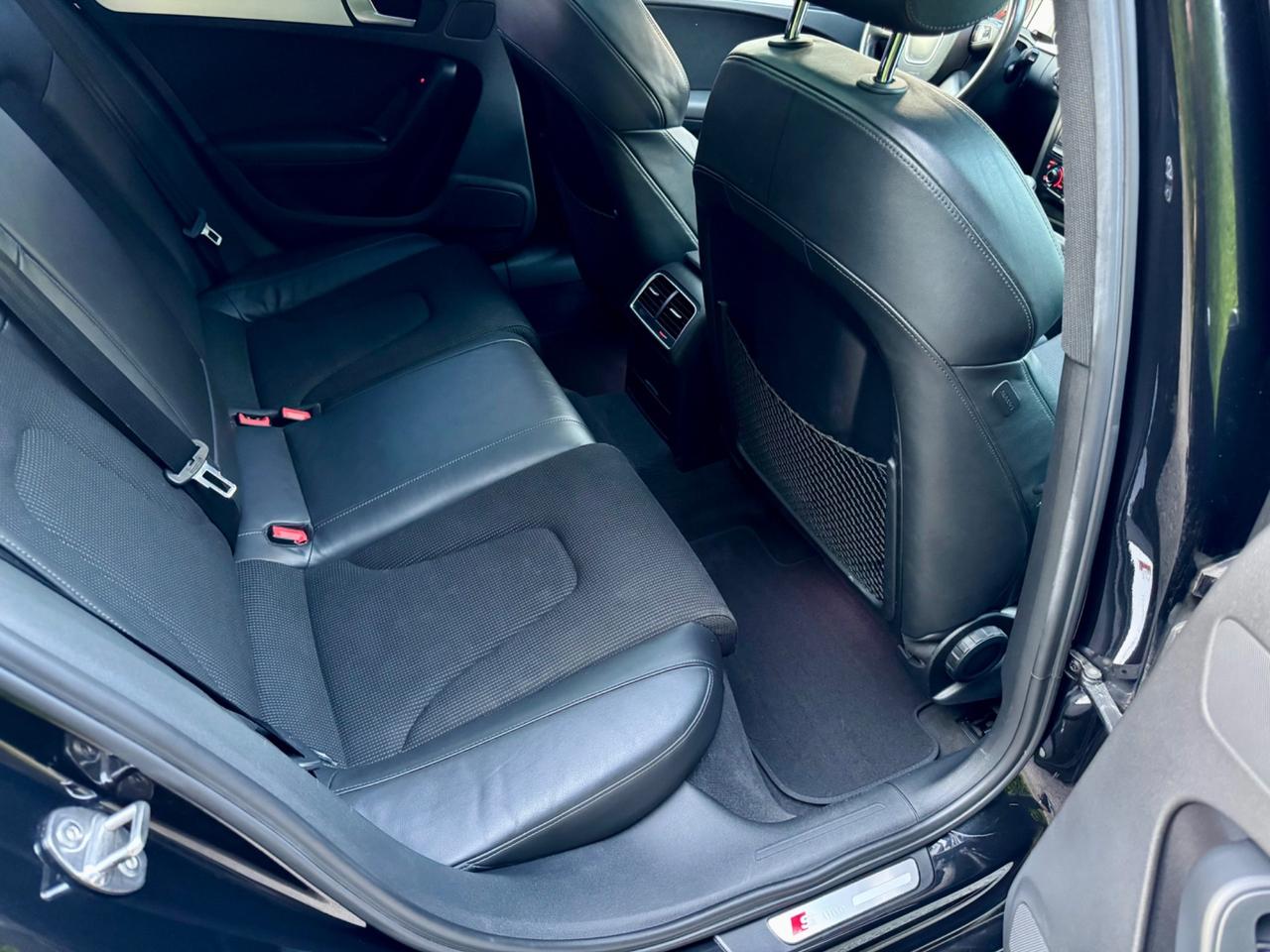 Audi A4 S-LINE QUATTRO