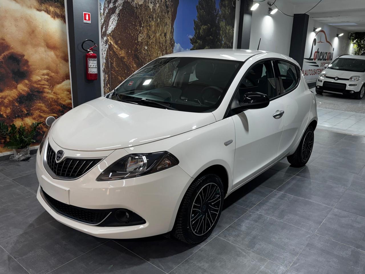Lancia Ypsilon 1.0 FireFly 5 porte S&S Hybrid Gold