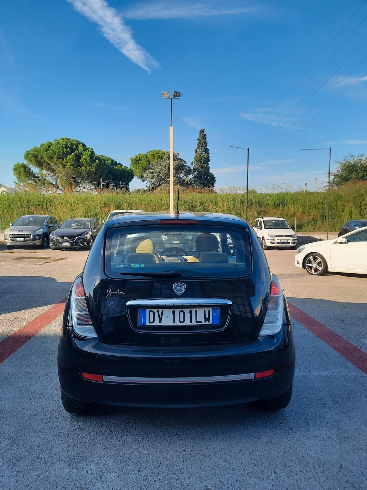 Lancia Ypsilon 1.2 Platino OK NEOPATENTATI