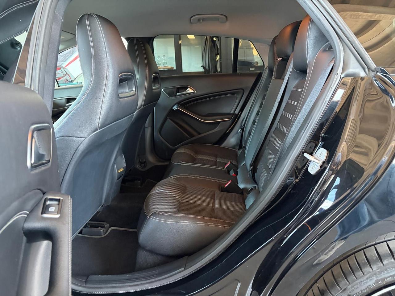 Mercedes-benz CLA 200 180 d Automatic Premium