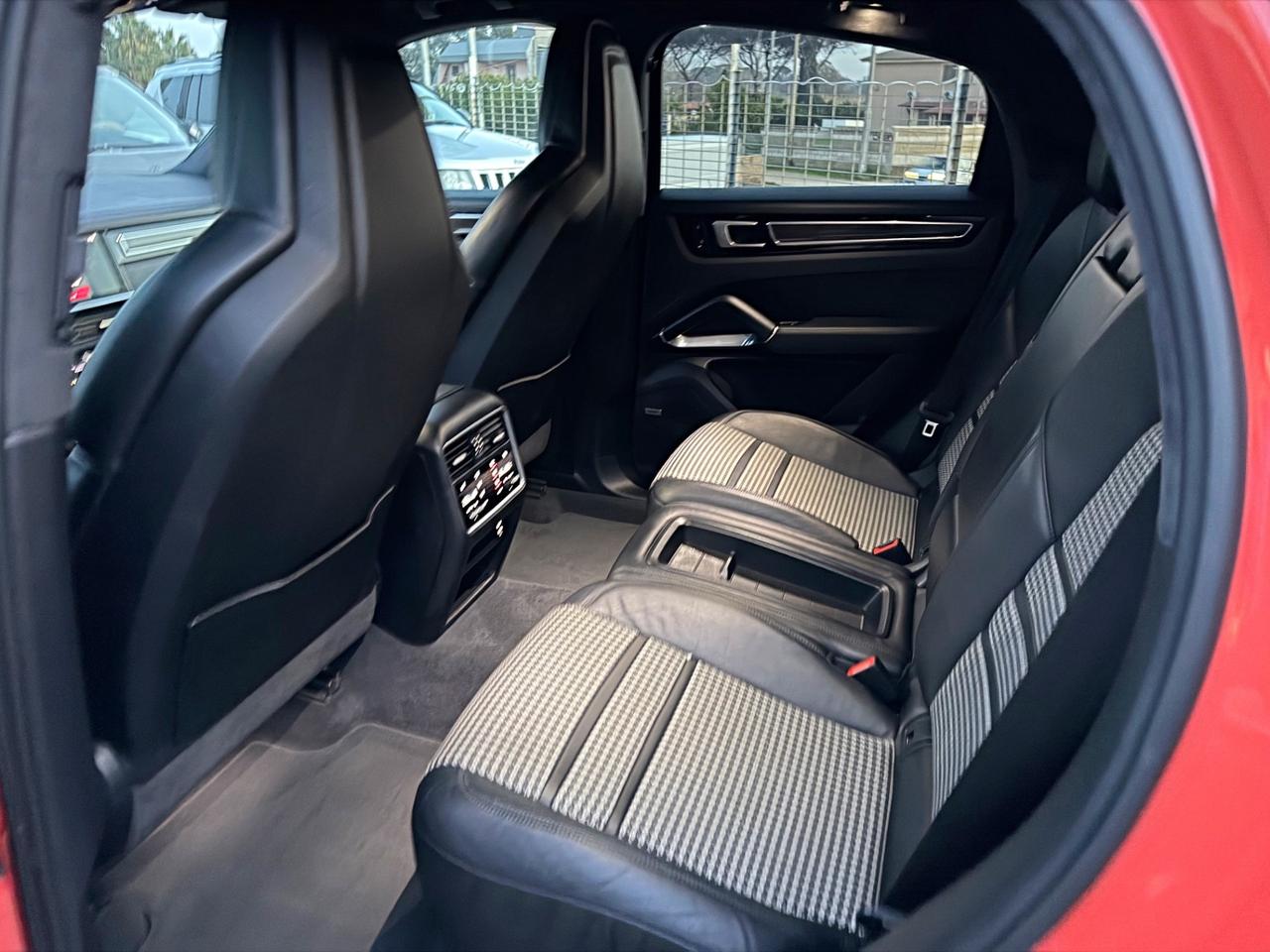 Porsche Cayenne Coupé 4.0 V8 Turbo S E-Hybrid Garanzia 12 Mesi