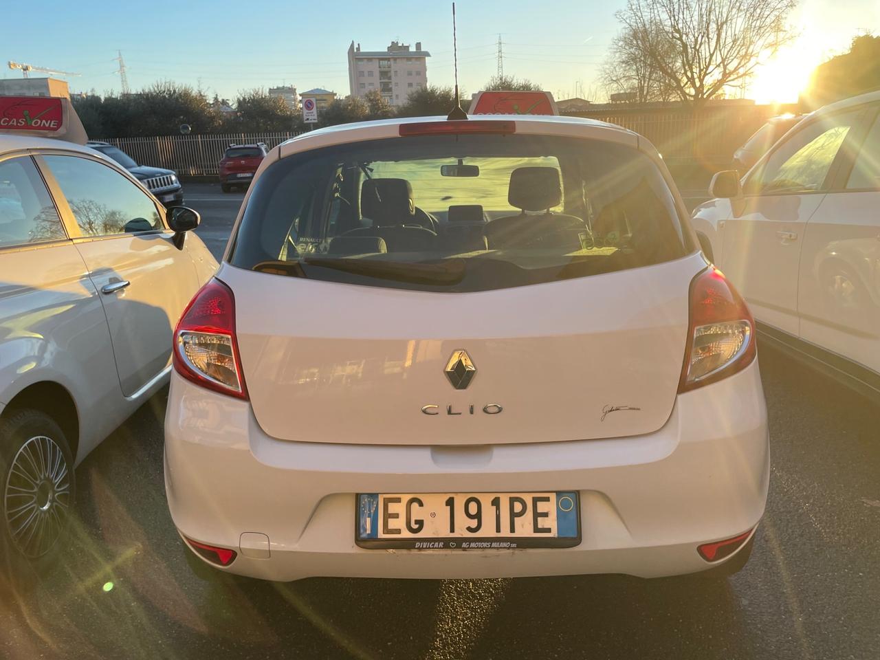 Renault Clio 1.2 16V 5 porte 20th Anniversario - Neo patentati - Nessun vincolo