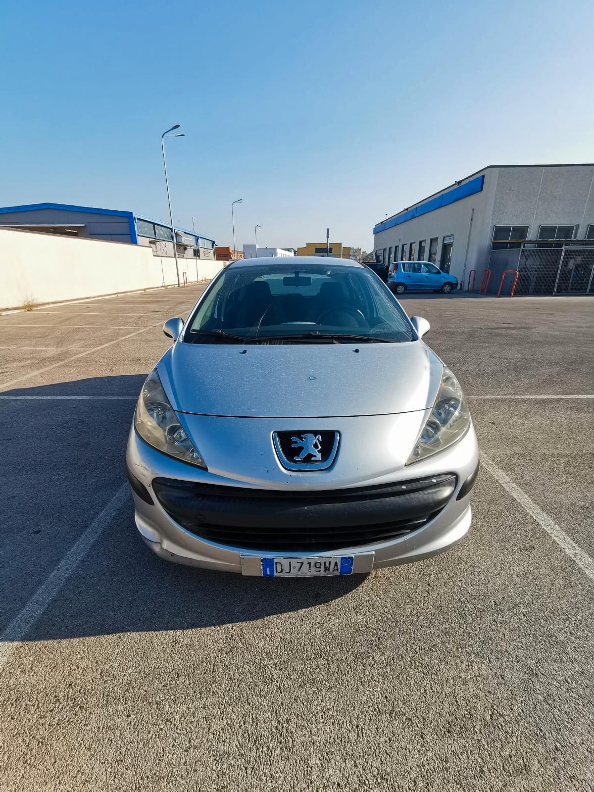 Peugeot 207 1.4 HDi 70CV 5p. ONE Line NEOPATENTATI