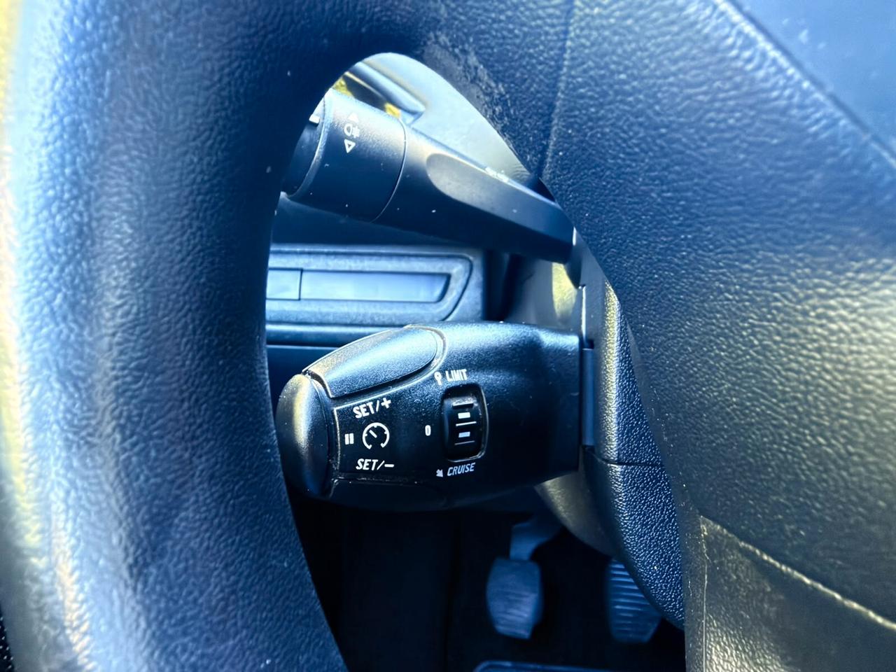 Peugeot 208 1.4 HDi 68 CV Active-TOUCHSCREEN