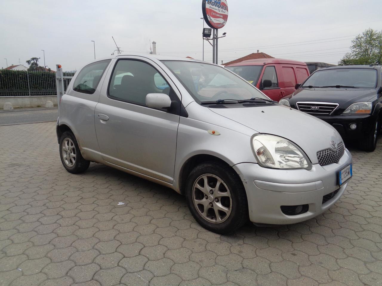 Toyota Yaris 1.0i 16V cat 3 porte Sol