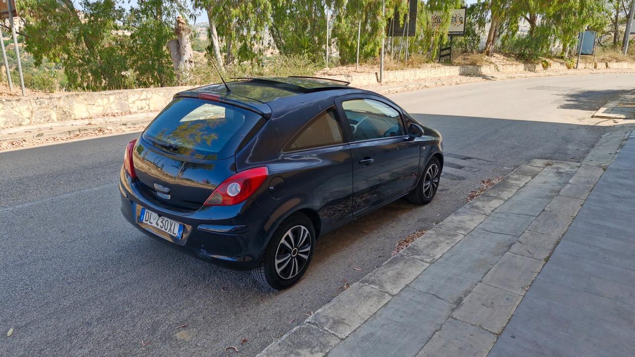 Opel Corsa 1.2 3 porte Sport