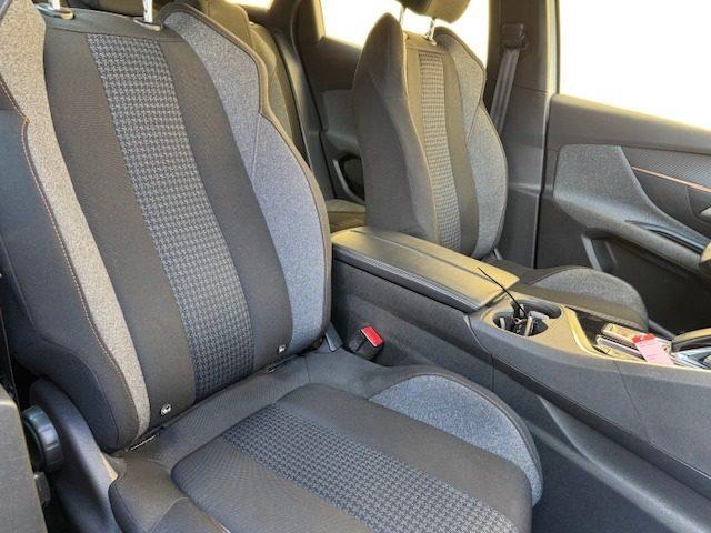 PEUGEOT 3008 BlueHDi 130 S&S Active Pack