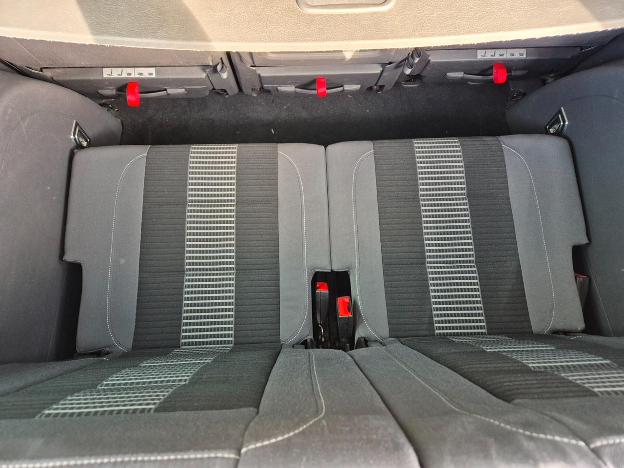 Volkswagen Touran 2.0 TDI DPF Highline 7 posti