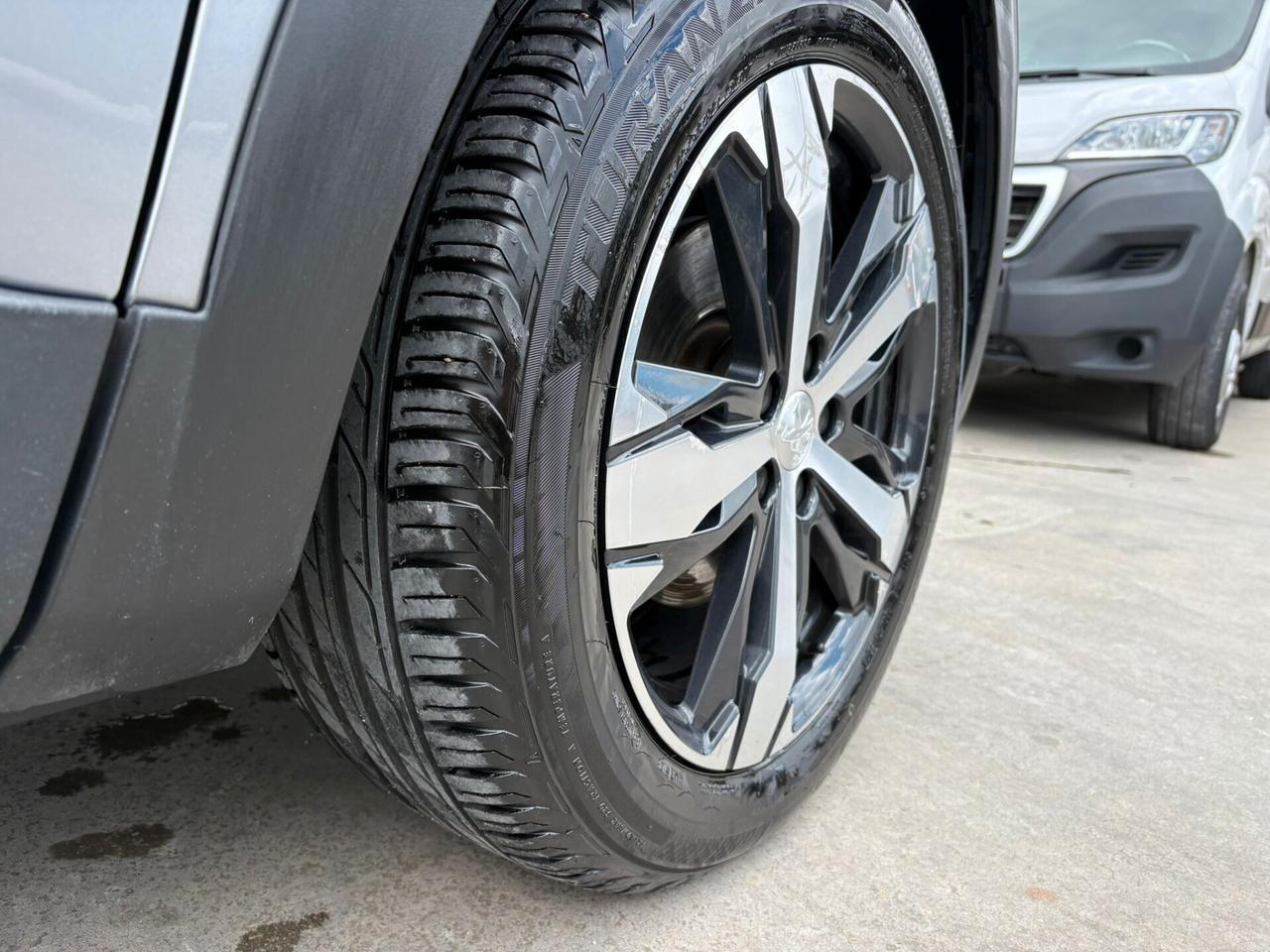 Peugeot 5008 BlueHDi 130 S&S EAT8 Allure Pack