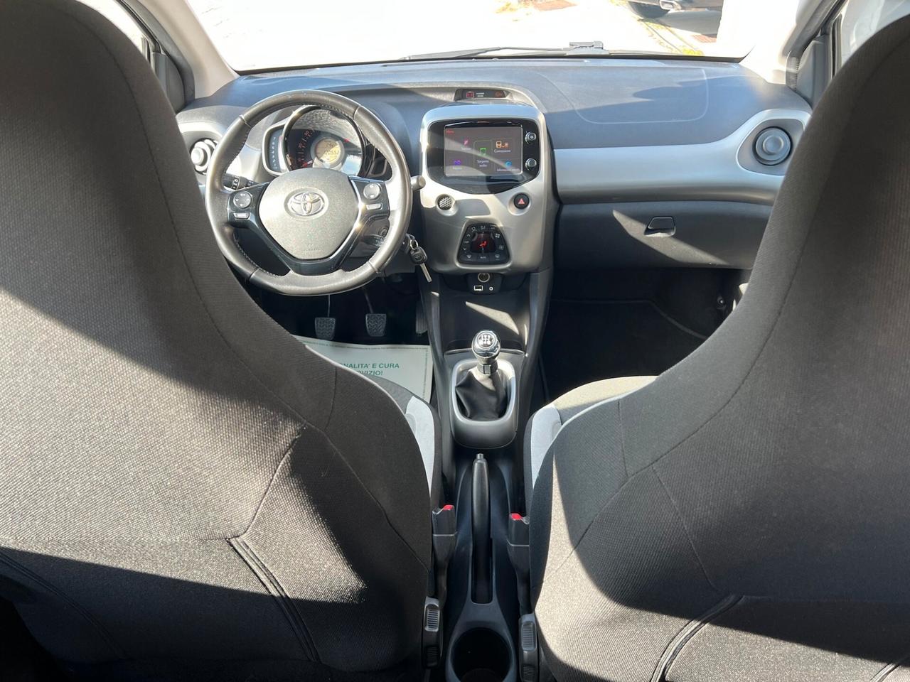 Toyota Aygo 1.0 VVT-i 69 CV 5 porte x-pure / OK NEOPATENTATI