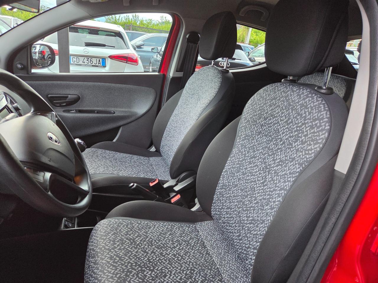 Lancia Ypsilon 5 porte S&S Hybrid Ecochic Silver