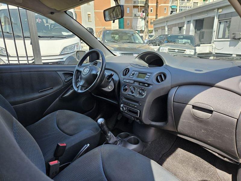 Toyota Yaris Yaris 3p 1.0 Expo s/clima