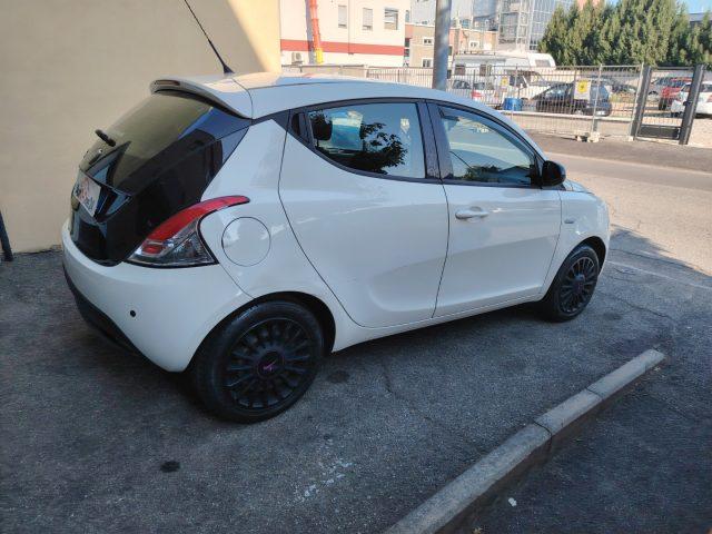 LANCIA Ypsilon 1.2 69 CV 5 porte Elefantino Rosa 60000KM-NEOPAT.