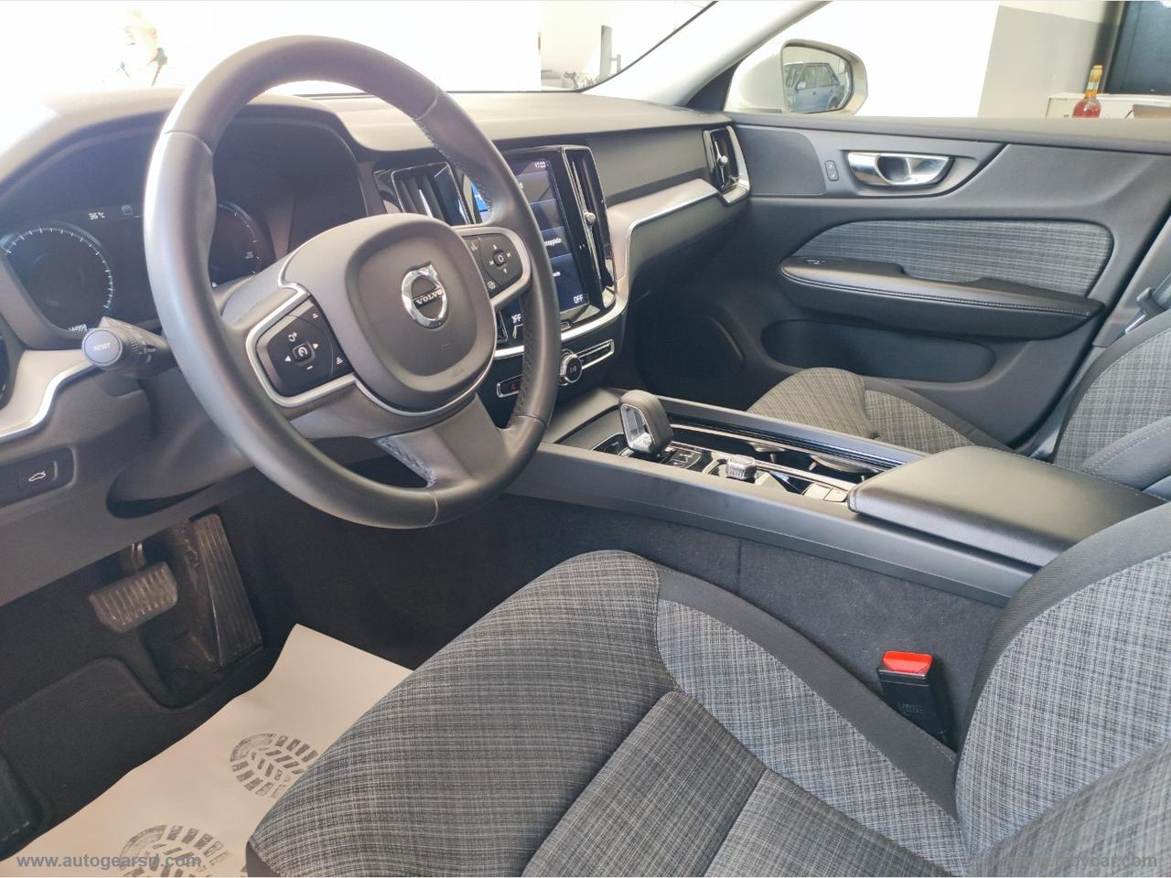 VOLVO V60 B4