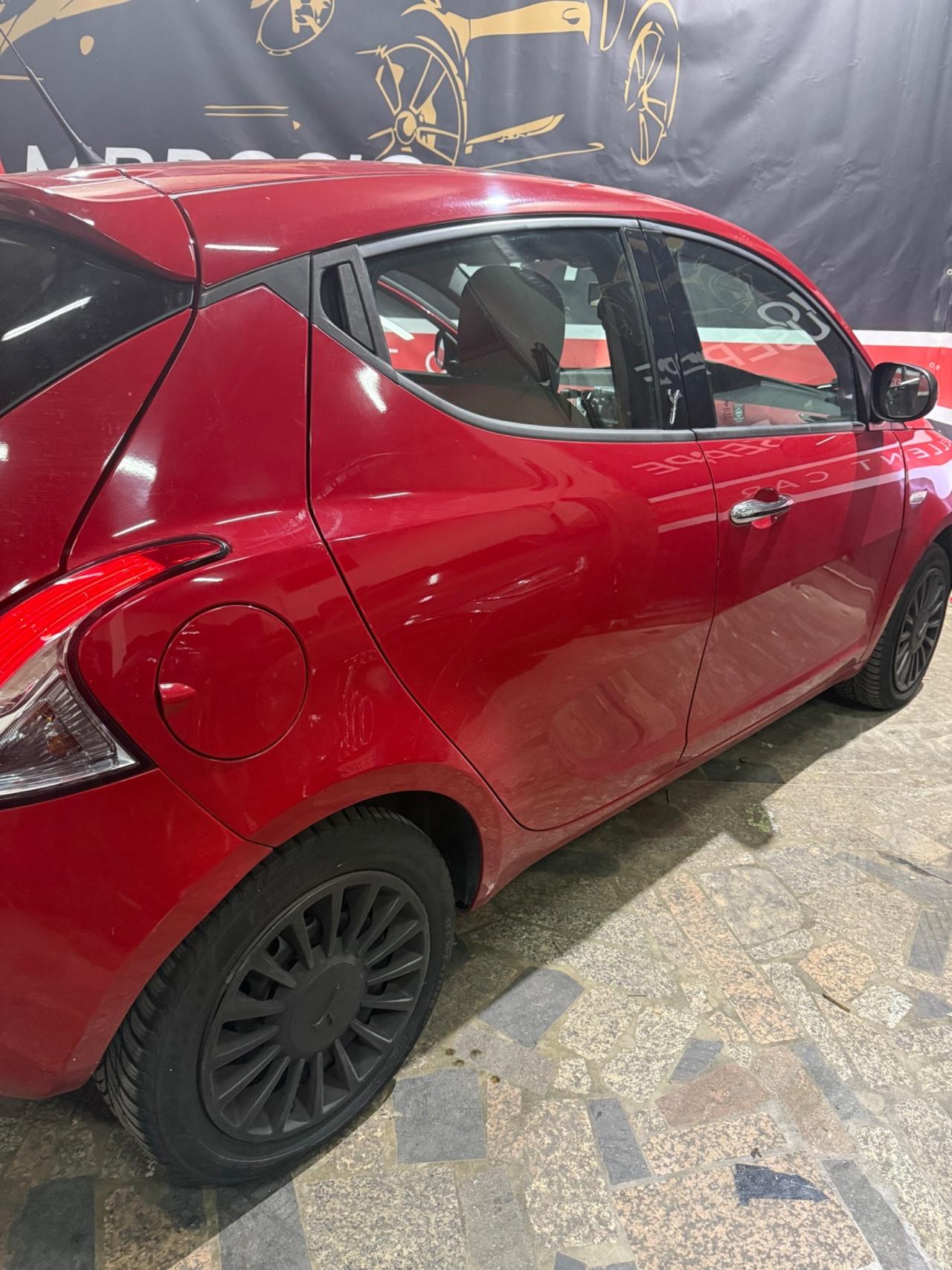 Lancia Ypsilon 1.2 69 CV 5 porte GPL Ecochic Gold