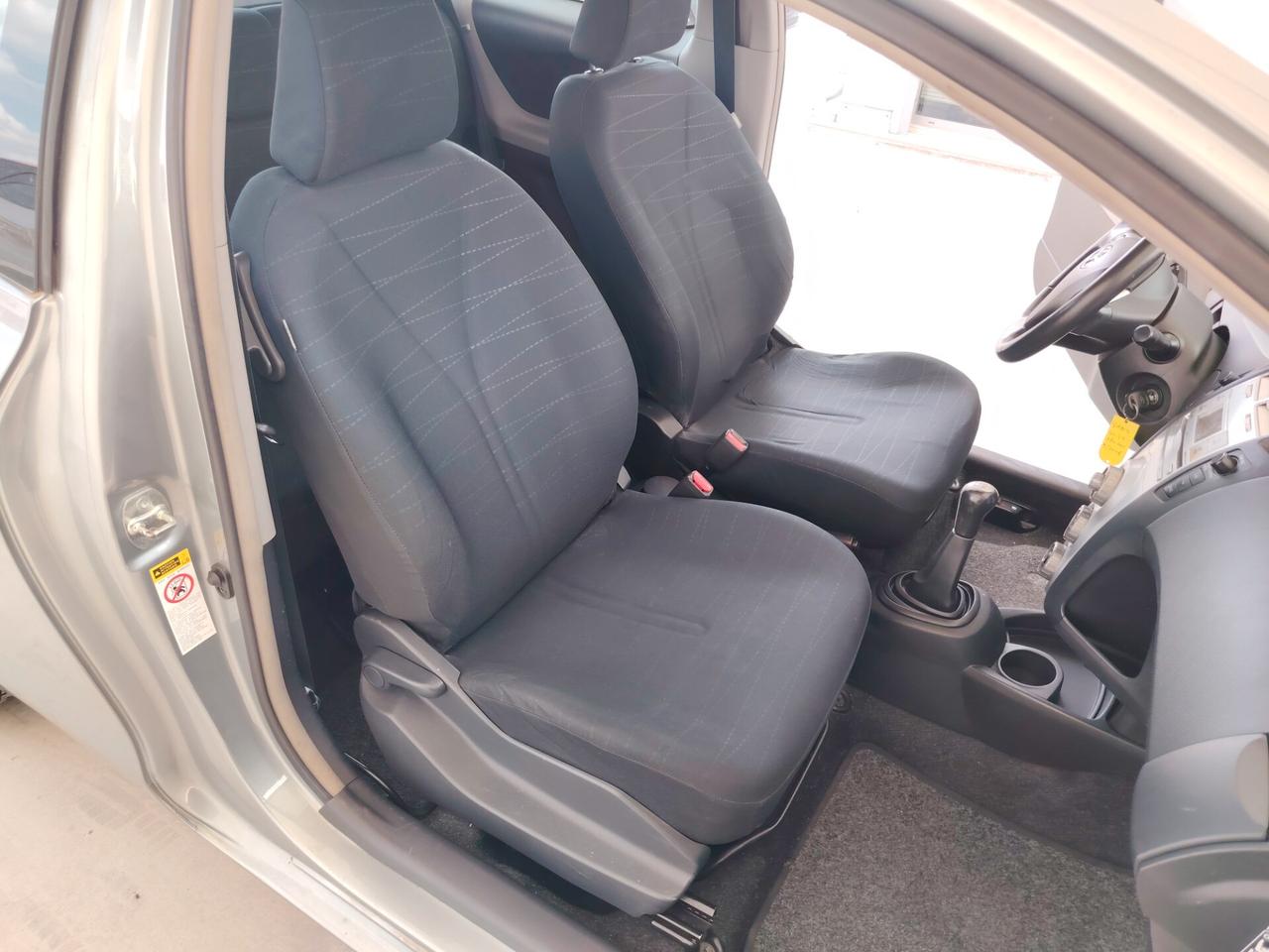 Toyota Yaris 1.0 3 porte Sol