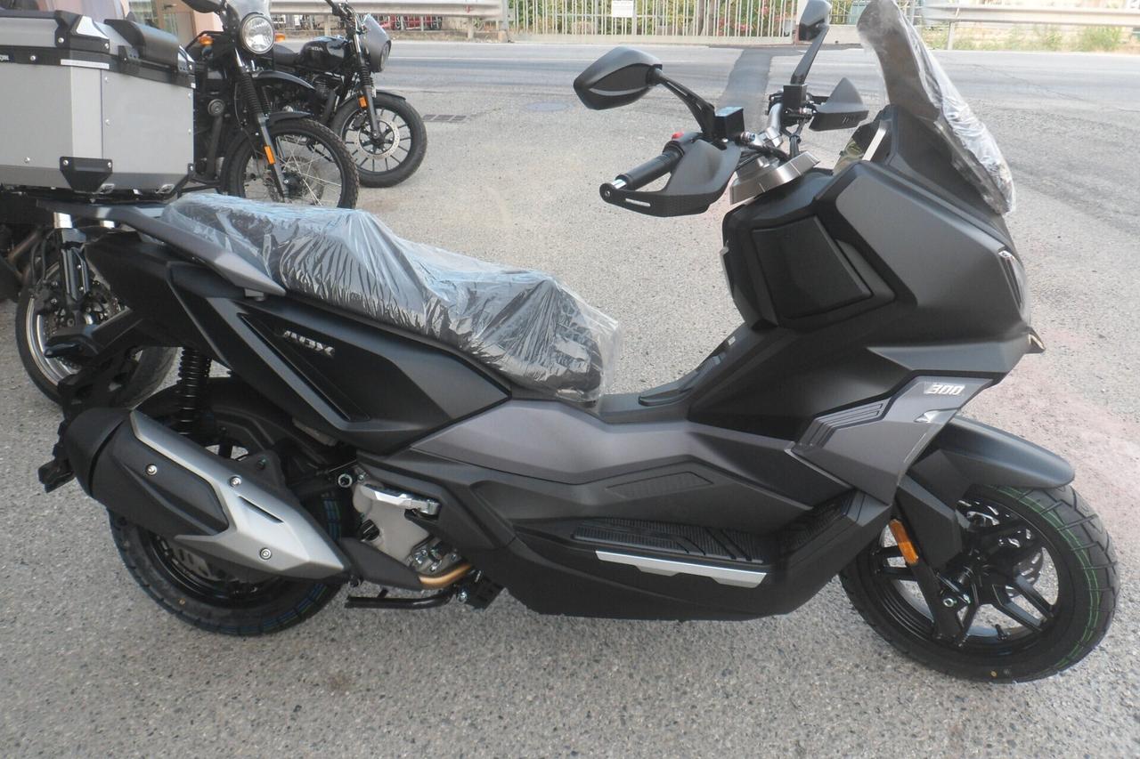Sym ADX 300 MY 26 CON BAULETTO E TELECAMERA