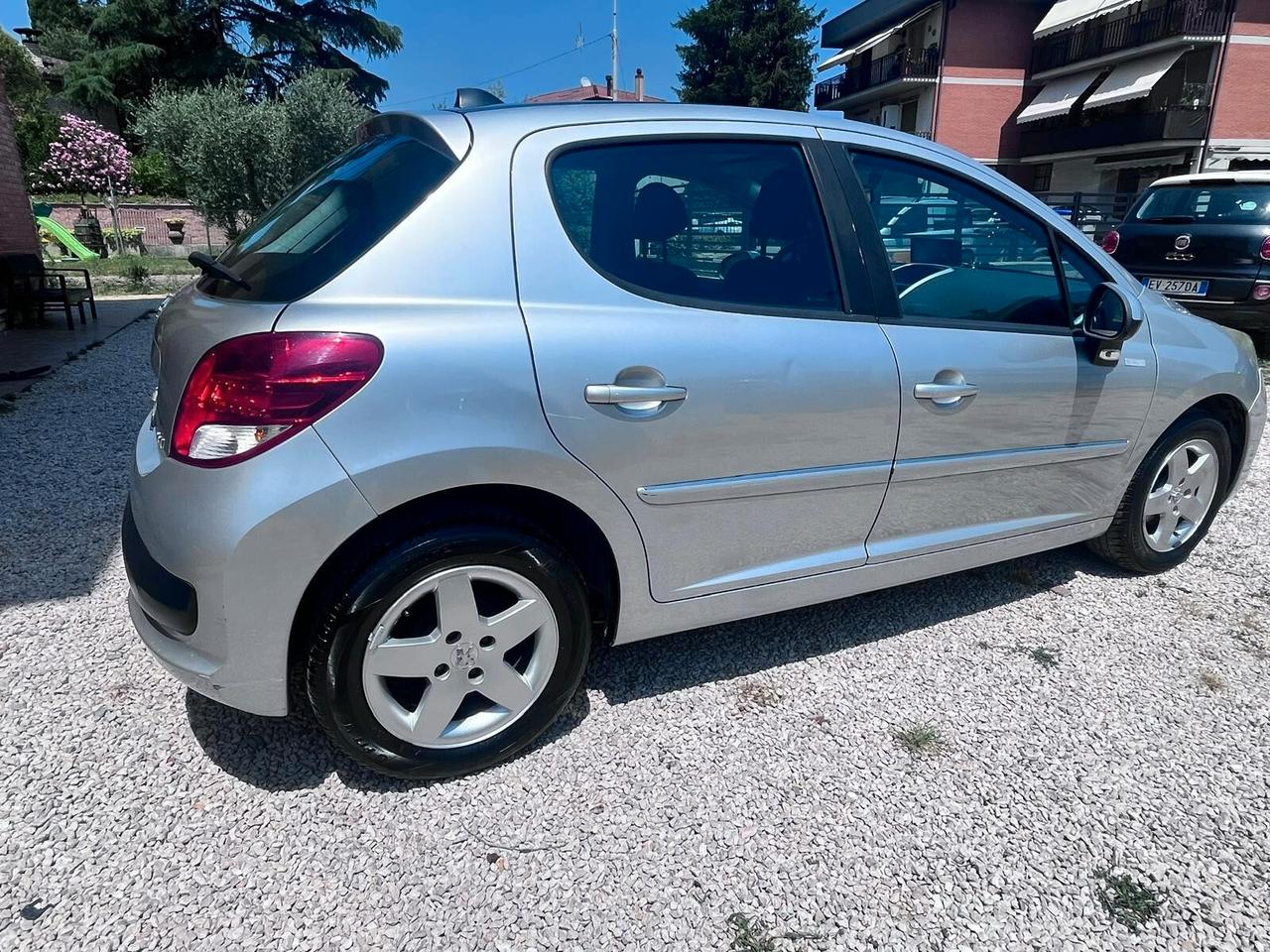 Peugeot 207 1.6 HDi 90CV 3p. 99g