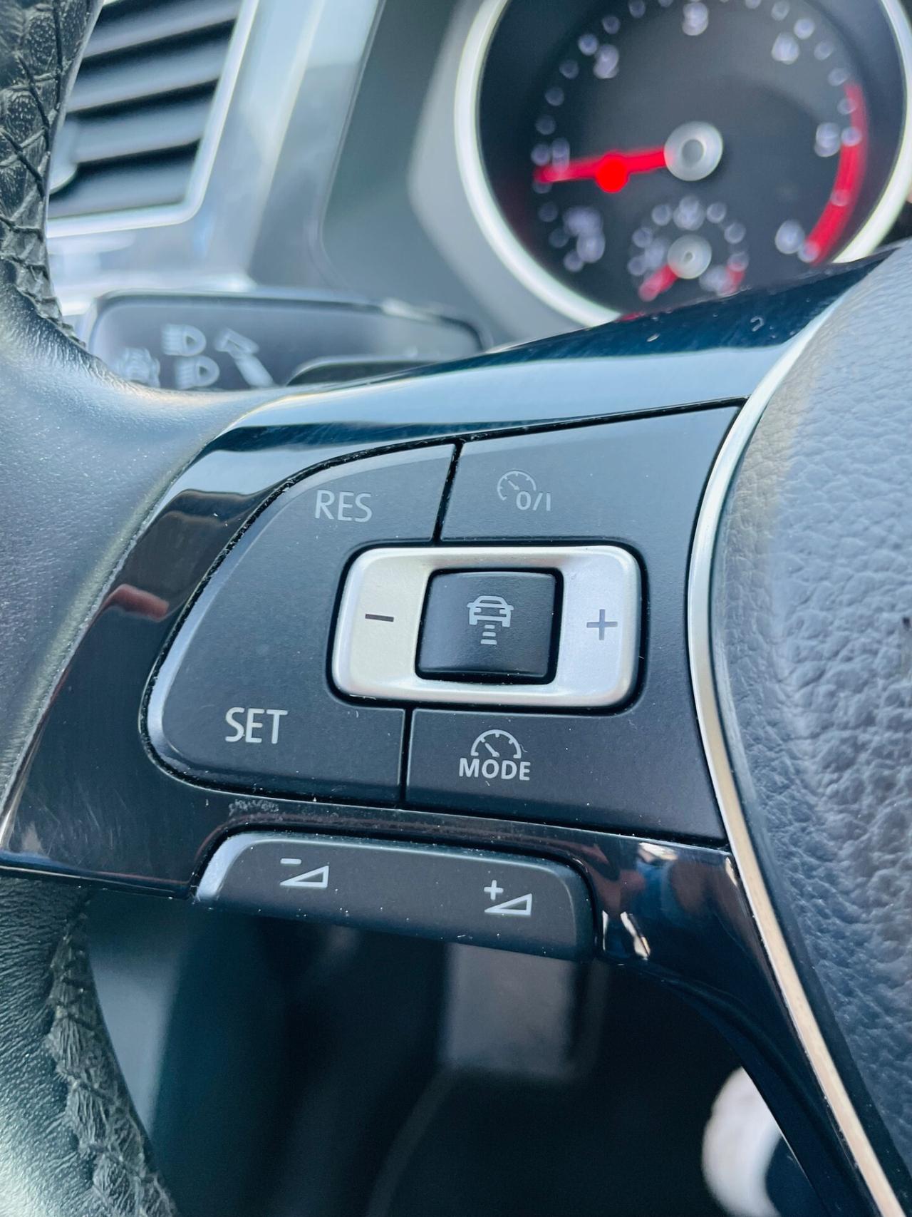 Volkswagen Tiguan 2.0 TDI SCR DSG 4MOTION Business BMT