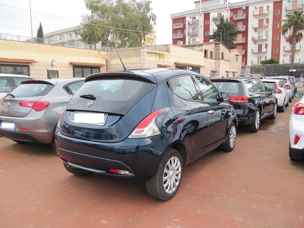 Lancia Ypsilon 1.2 69 CV 5 porte GPL Ecochic Silver