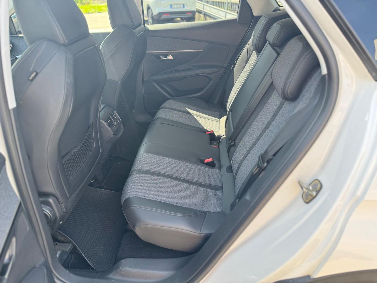 Peugeot 3008 Allure 1.6 Blue HDI 120