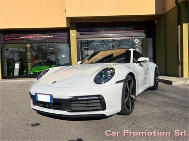 PORSCHE 911 Carrera 4S