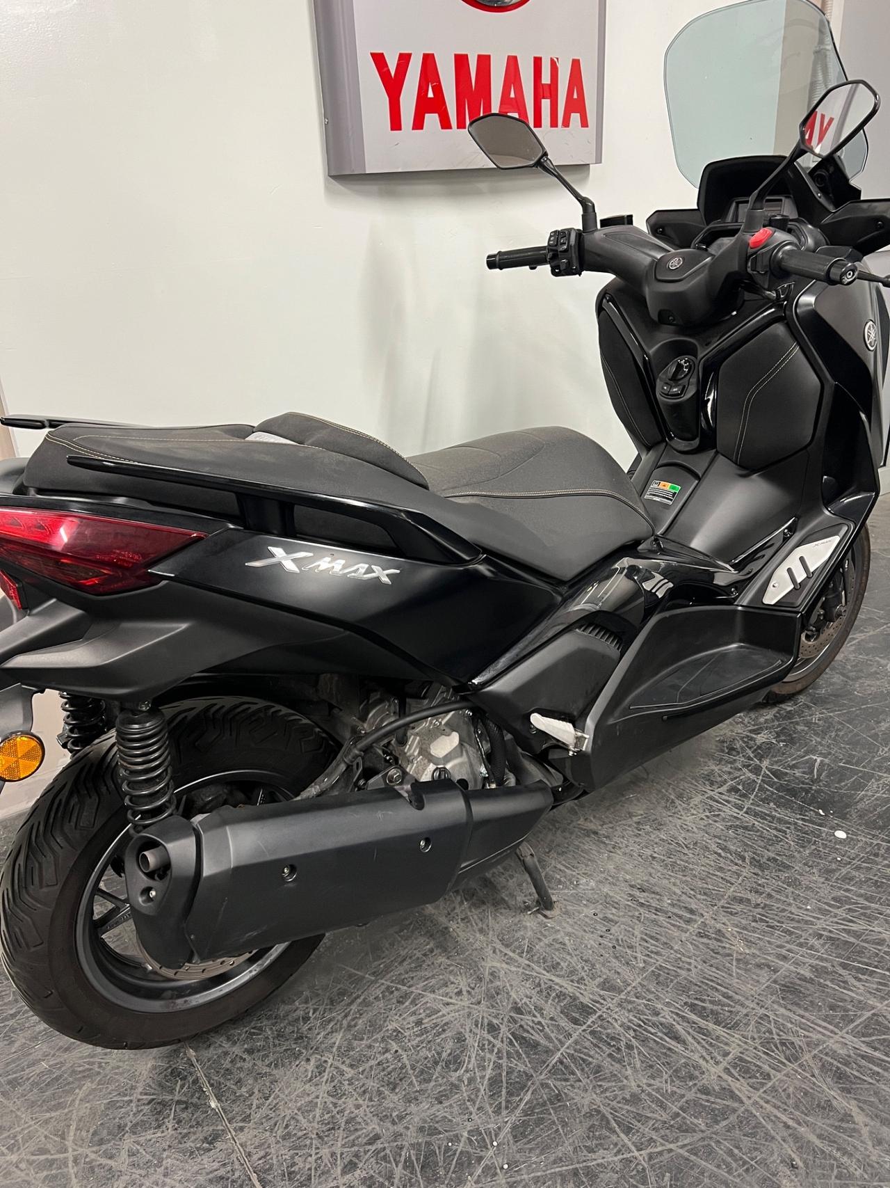 Yamaha X-Max 300 tech max